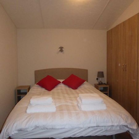 Lewis Lodge Perth Luaran gambar